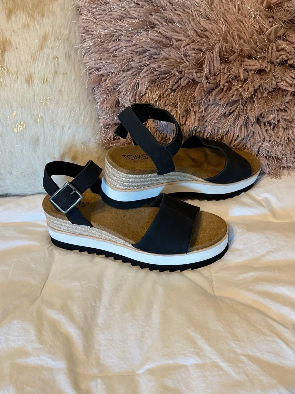 Toms black leather
